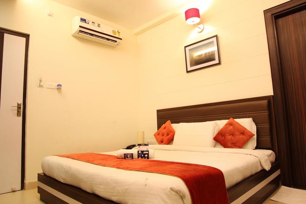 Collection O 45990 Premiere Villa Kakarmatha Luaran gambar