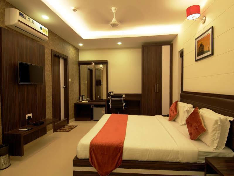 Collection O 45990 Premiere Villa Kakarmatha Luaran gambar