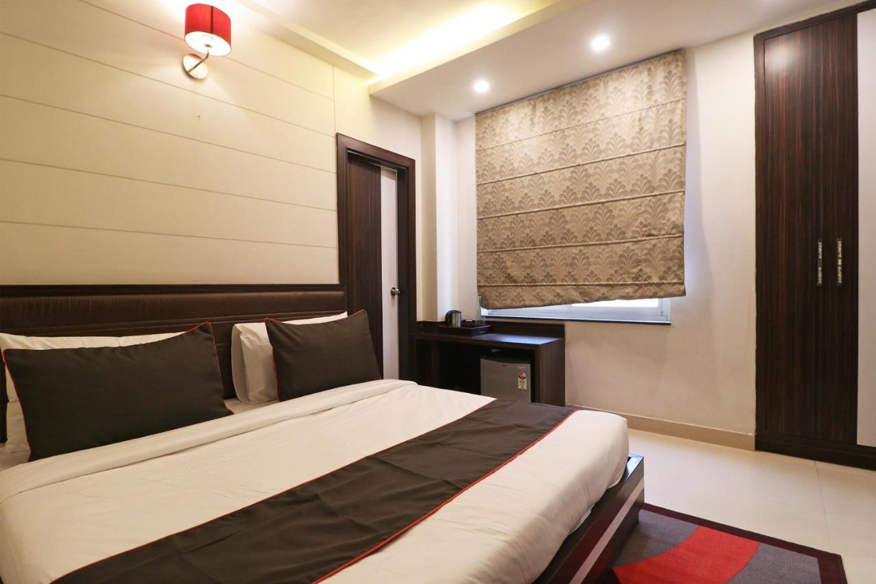Collection O 45990 Premiere Villa Kakarmatha Luaran gambar
