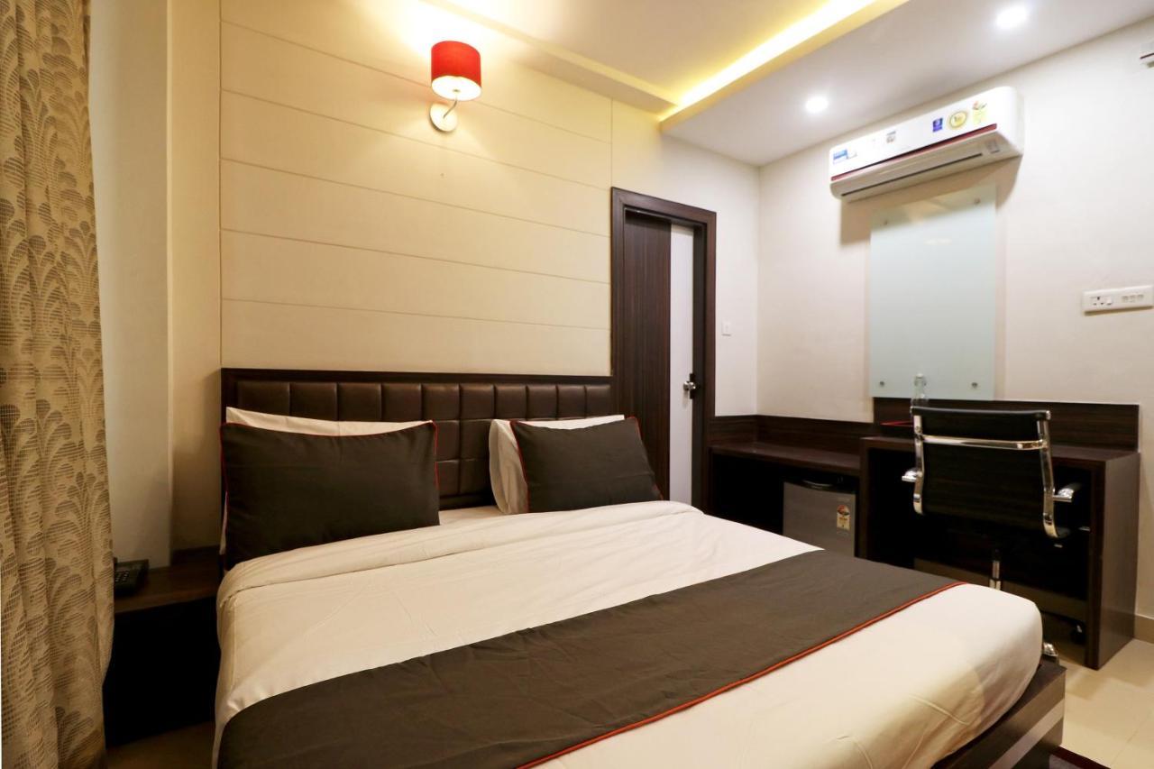 Collection O 45990 Premiere Villa Kakarmatha Luaran gambar