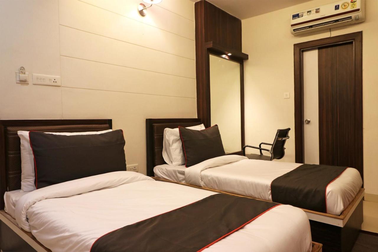 Collection O 45990 Premiere Villa Kakarmatha Luaran gambar